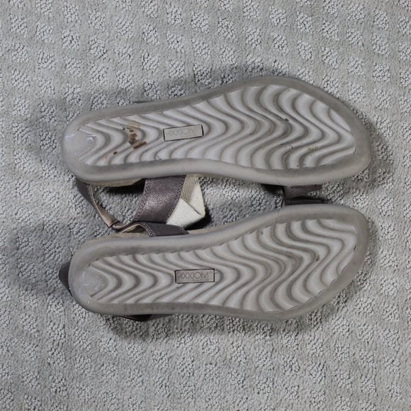 Axxiom Grace Size 9M Bronze Sandals - Picture 6 of 6